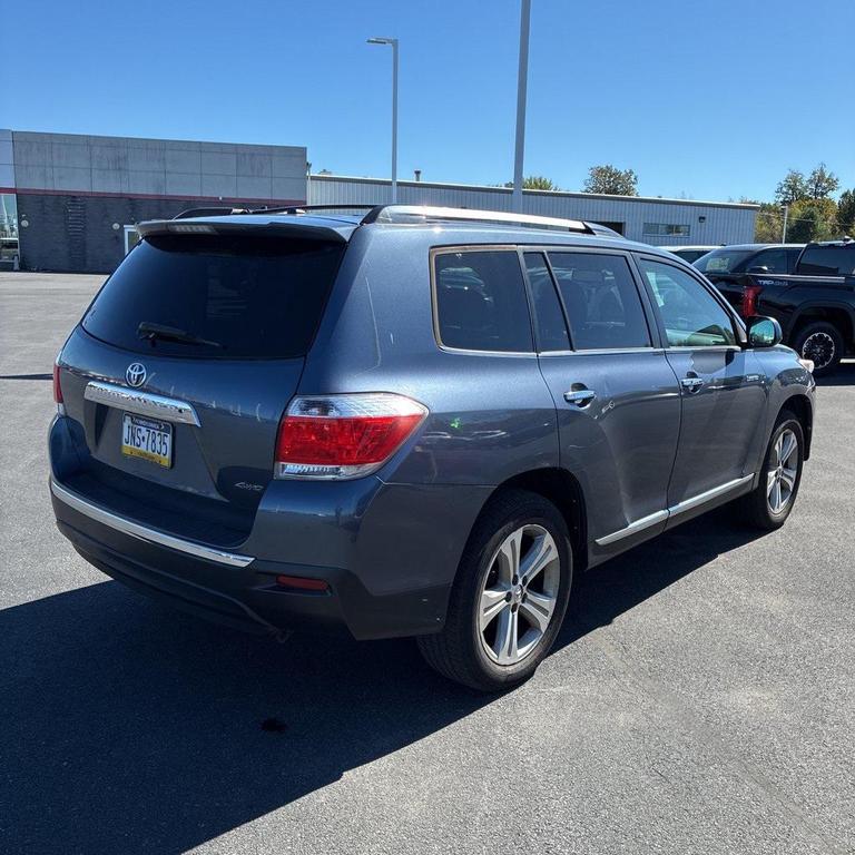 used 2013 Toyota Highlander car, priced at $16,500