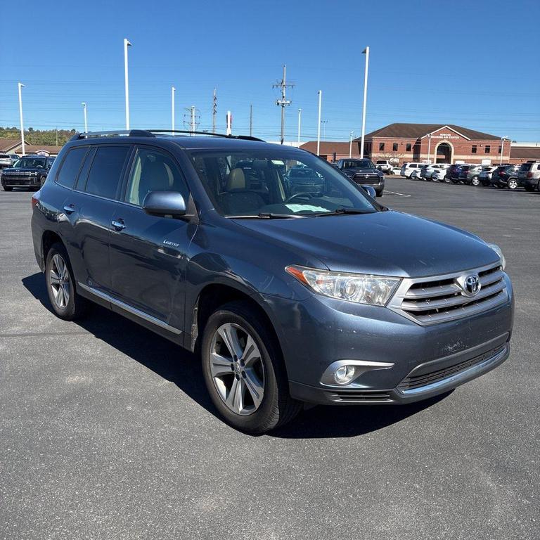 used 2013 Toyota Highlander car, priced at $16,500