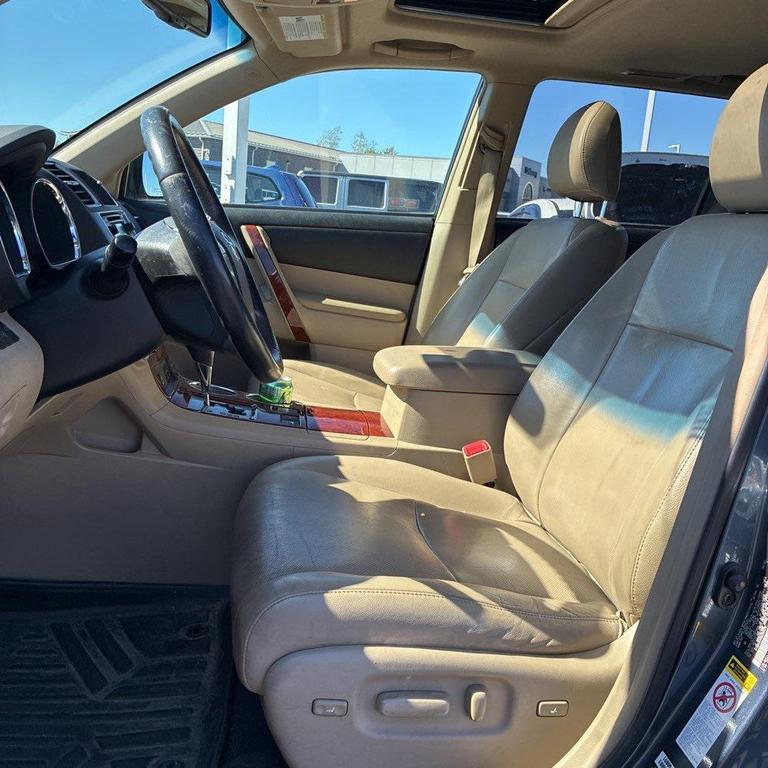used 2013 Toyota Highlander car, priced at $16,500