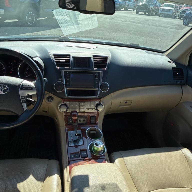 used 2013 Toyota Highlander car, priced at $16,500