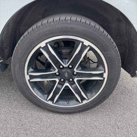 used 2019 Ford Expedition car, priced at $28,500