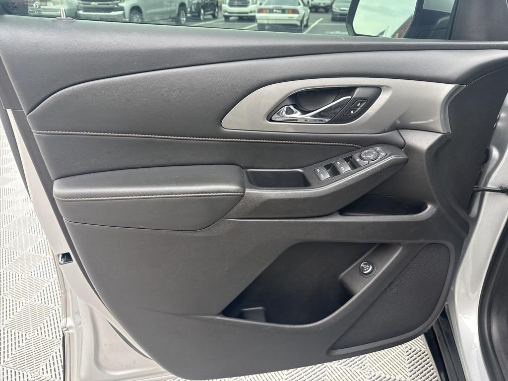 used 2021 Chevrolet Traverse car, priced at $22,997