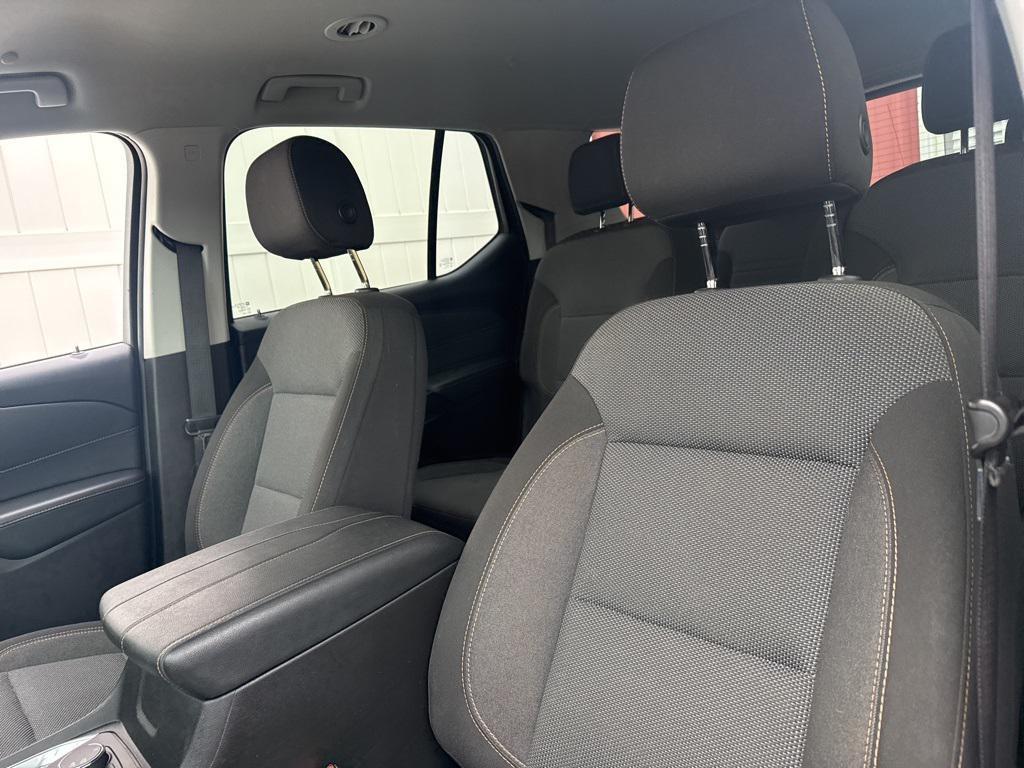 used 2021 Chevrolet Traverse car, priced at $22,997