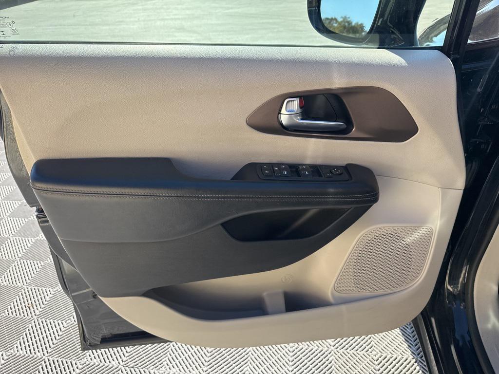 used 2019 Chrysler Pacifica car, priced at $10,995