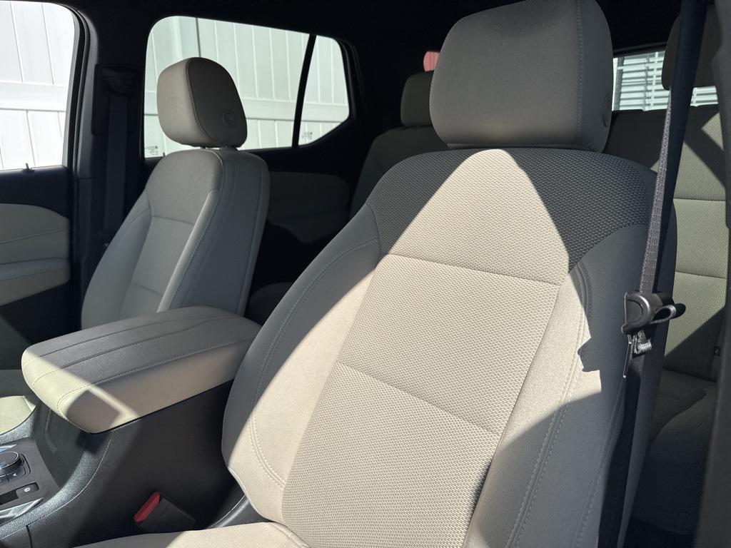 used 2022 Chevrolet Traverse car, priced at $18,997
