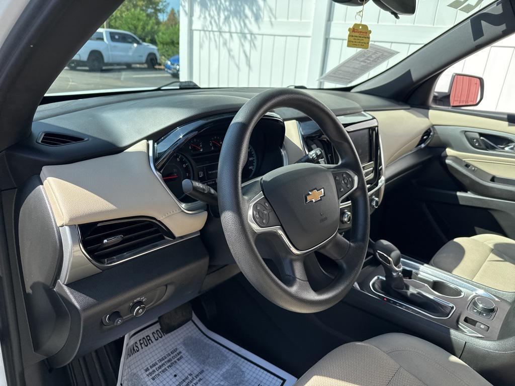 used 2022 Chevrolet Traverse car, priced at $18,997