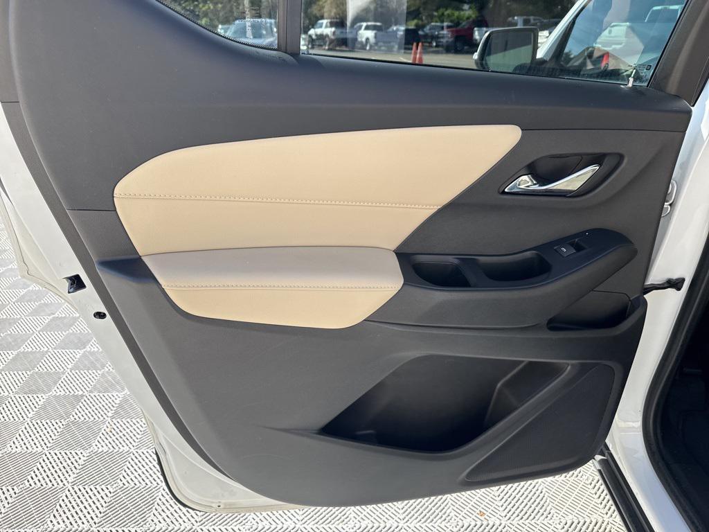 used 2022 Chevrolet Traverse car, priced at $18,997