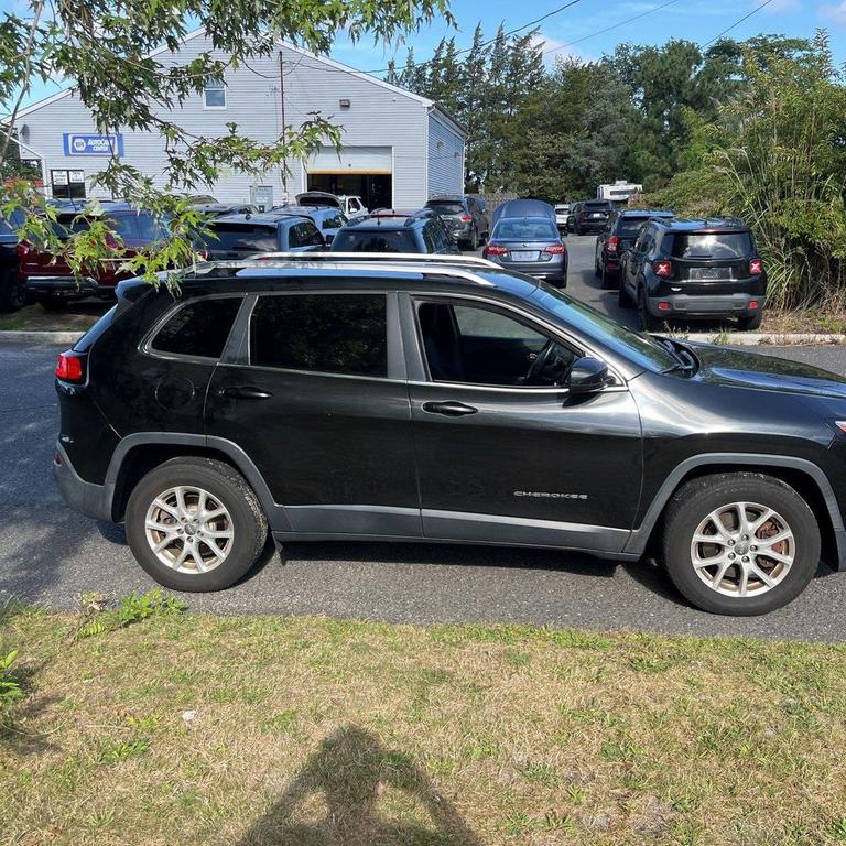 used 2015 Jeep Cherokee car, priced at $13,500