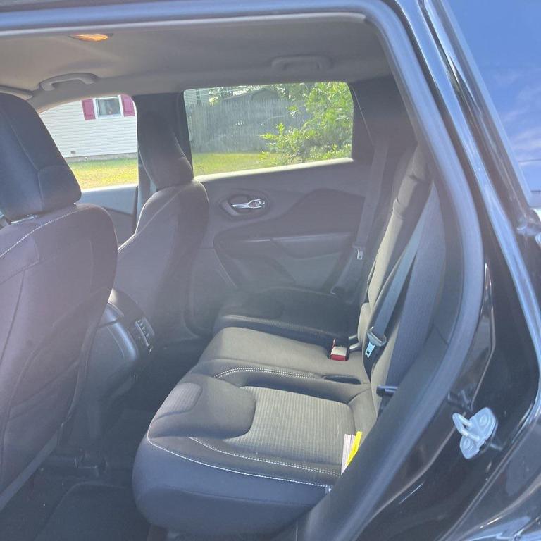 used 2015 Jeep Cherokee car, priced at $13,500
