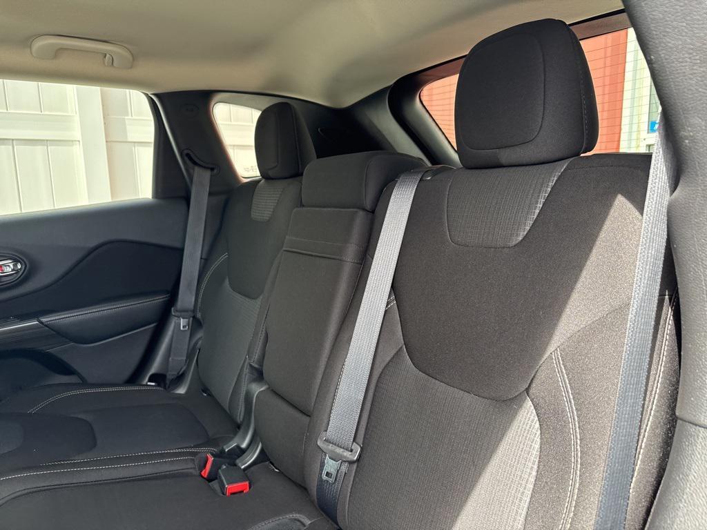used 2015 Jeep Cherokee car, priced at $14,495