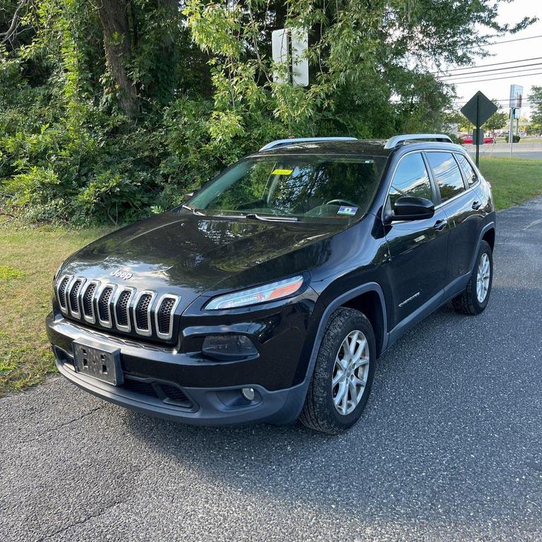 used 2015 Jeep Cherokee car, priced at $13,500