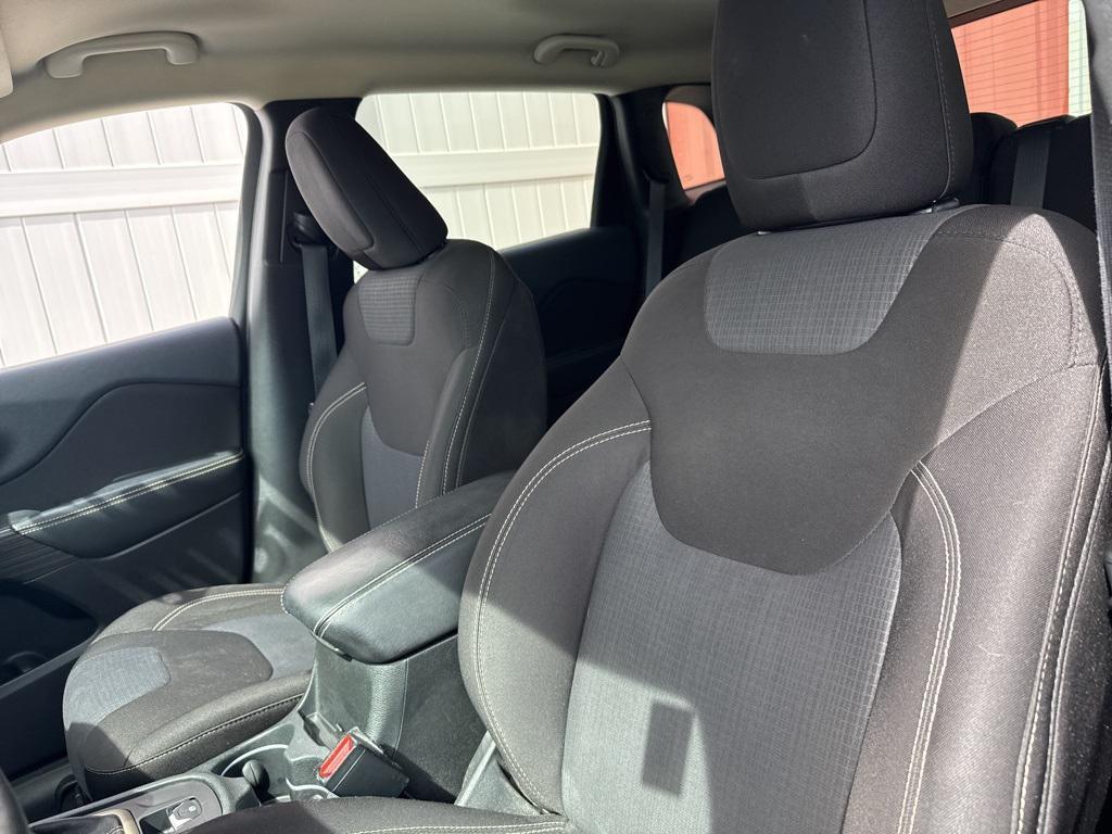 used 2015 Jeep Cherokee car, priced at $14,495
