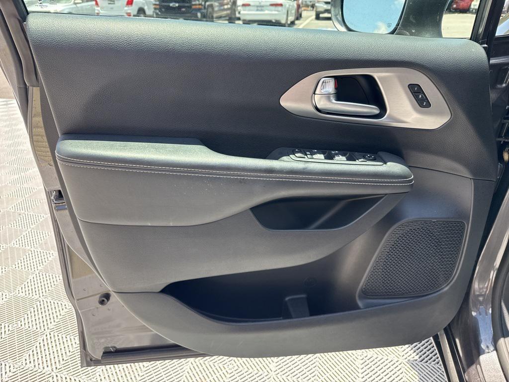 used 2020 Chrysler Pacifica car, priced at $31,500