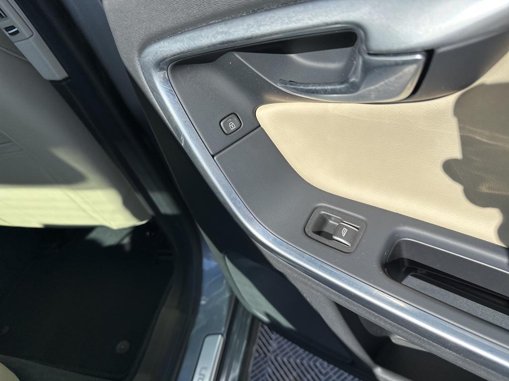 used 2018 Volvo S60 Inscription car, priced at $16,997