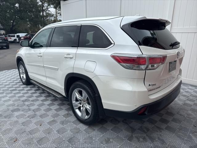 used 2015 Toyota Highlander car, priced at $15,500