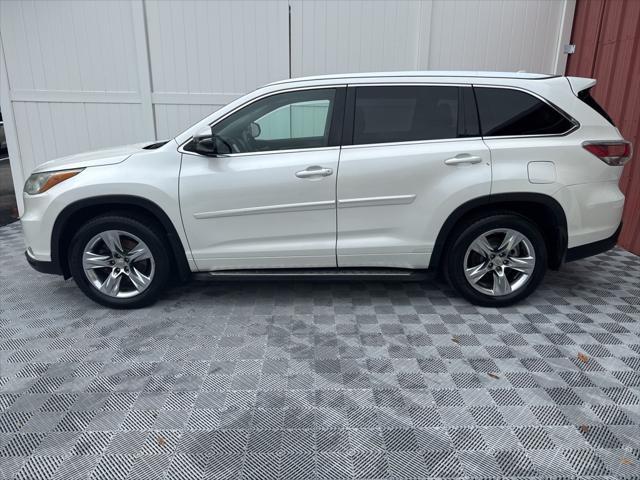 used 2015 Toyota Highlander car, priced at $15,500