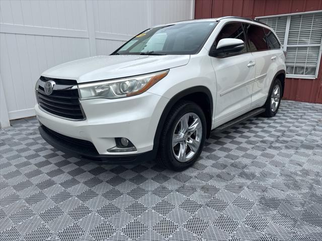 used 2015 Toyota Highlander car, priced at $15,500