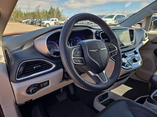 used 2023 Chrysler Pacifica car, priced at $25,981