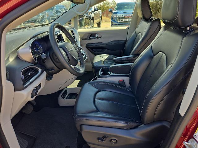 used 2023 Chrysler Pacifica car, priced at $25,981