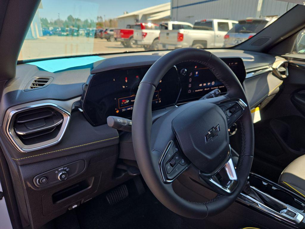 new 2025 Chevrolet TrailBlazer car, priced at $30,980
