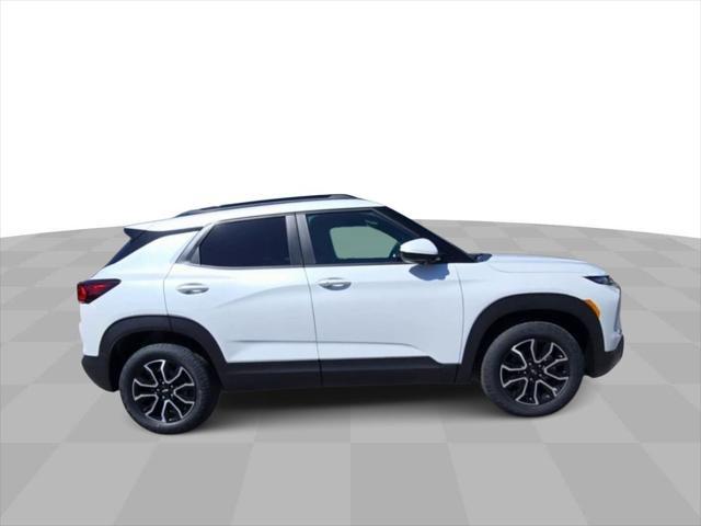 new 2025 Chevrolet TrailBlazer car, priced at $32,180