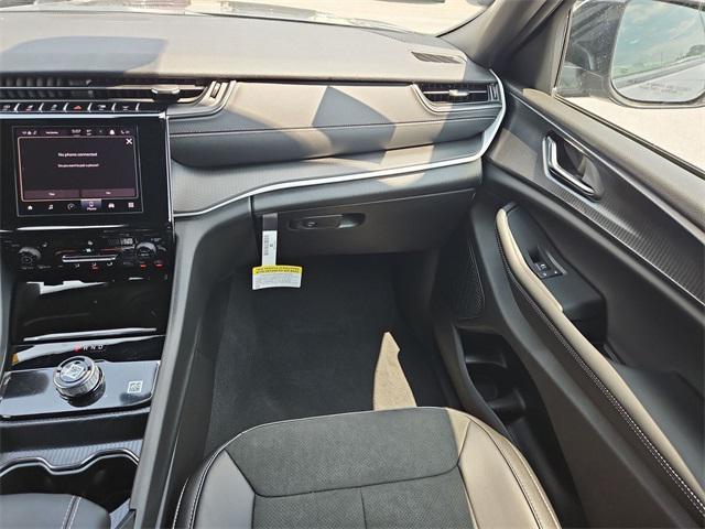 new 2025 Jeep Grand Cherokee car, priced at $41,513