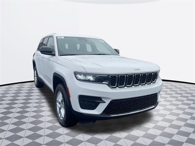 new 2025 Jeep Grand Cherokee car, priced at $38,380