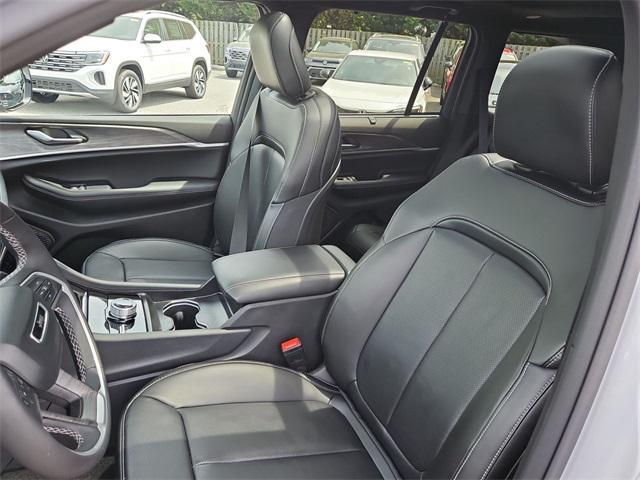 used 2025 Jeep Grand Cherokee car