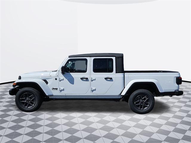 new 2025 Jeep Gladiator car, priced at $43,123