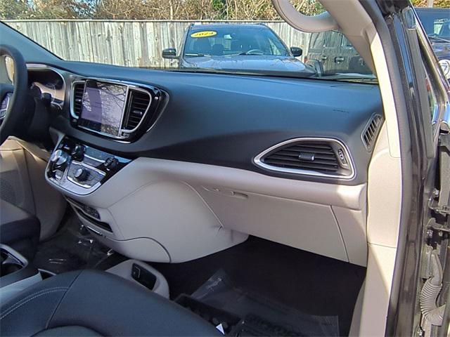 used 2023 Chrysler Pacifica car, priced at $21,500