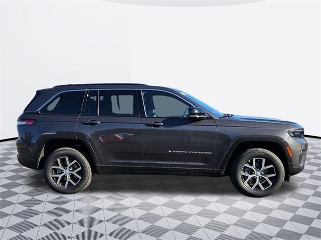 new 2025 Jeep Grand Cherokee car, priced at $41,742