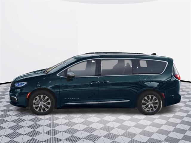 new 2025 Chrysler Pacifica Hybrid car, priced at $45,445