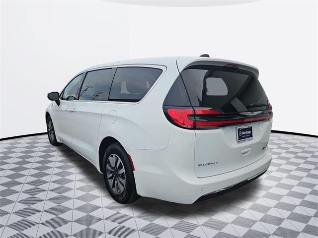 used 2023 Chrysler Pacifica Hybrid car, priced at $25,000