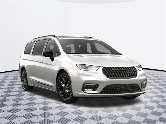 new 2024 Chrysler Pacifica Hybrid car, priced at $49,370