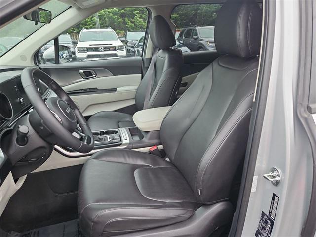 used 2023 Kia Carnival car, priced at $29,500
