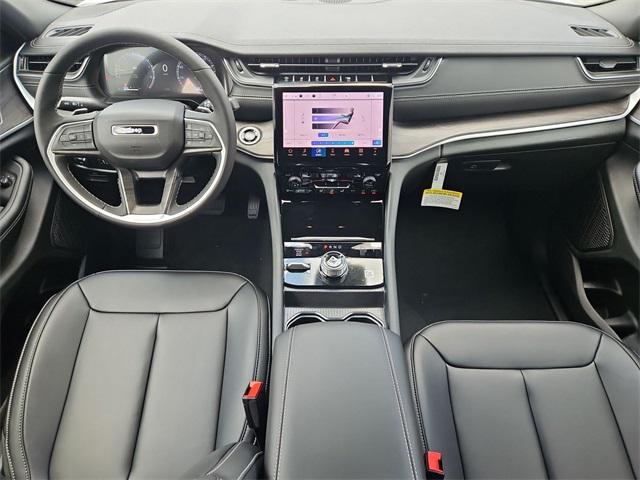 new 2025 Jeep Grand Cherokee car, priced at $39,919