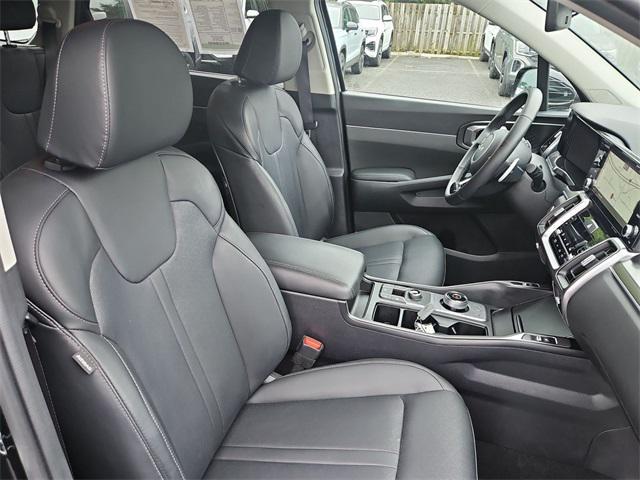 used 2023 Kia Sorento Hybrid car, priced at $29,000