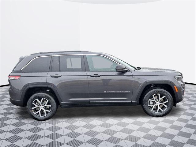new 2025 Jeep Grand Cherokee car, priced at $48,034