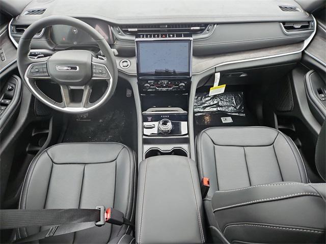 new 2025 Jeep Grand Cherokee car, priced at $48,034