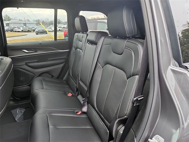 new 2025 Jeep Grand Cherokee car, priced at $48,034