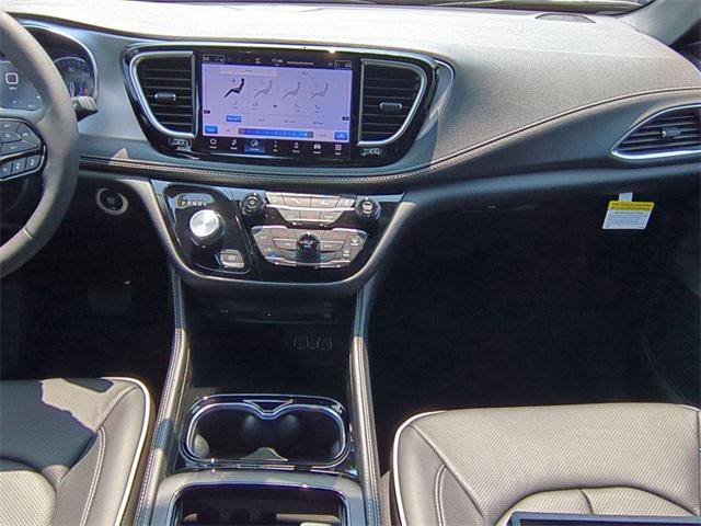 new 2025 Chrysler Pacifica car, priced at $51,156