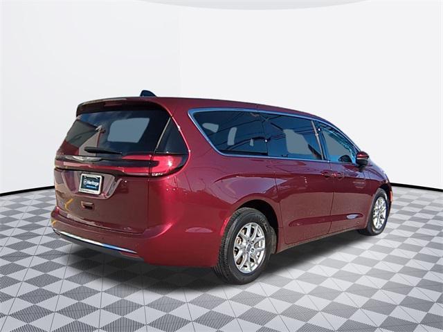 used 2023 Chrysler Pacifica car, priced at $22,000