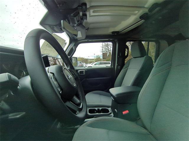 new 2025 Jeep Gladiator car, priced at $38,169