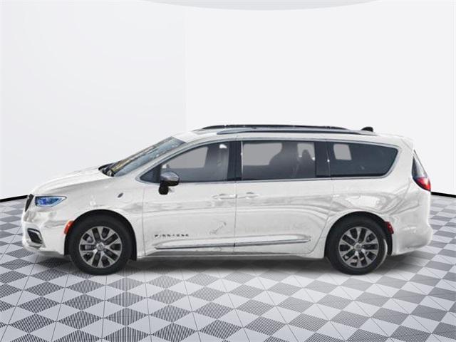 new 2025 Chrysler Pacifica Hybrid car, priced at $52,780