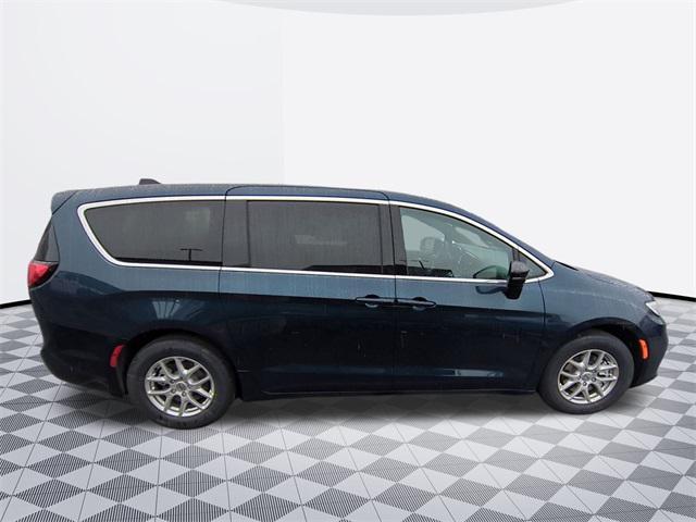 new 2025 Chrysler Pacifica car, priced at $40,922