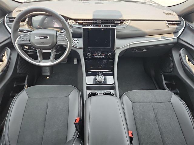 new 2025 Jeep Grand Cherokee car, priced at $43,159