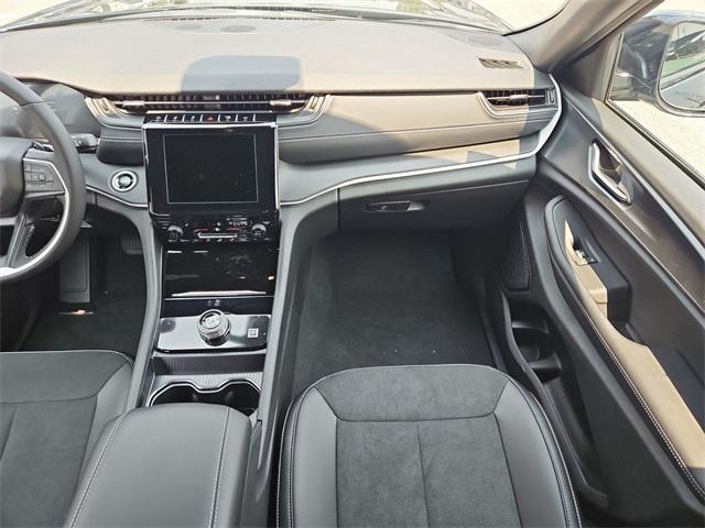 new 2025 Jeep Grand Cherokee car, priced at $43,159