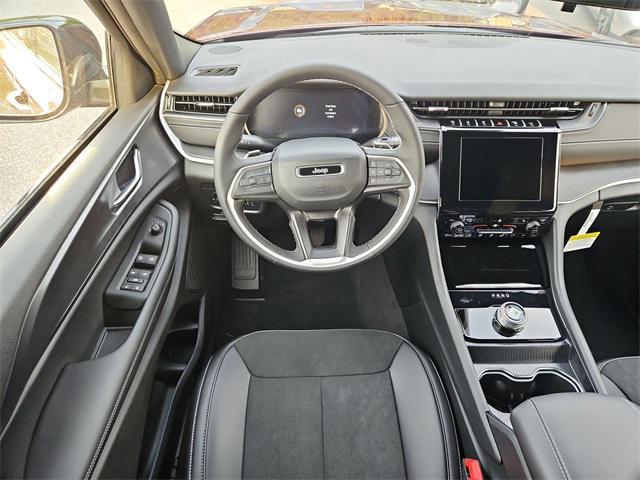 new 2025 Jeep Grand Cherokee car, priced at $44,159