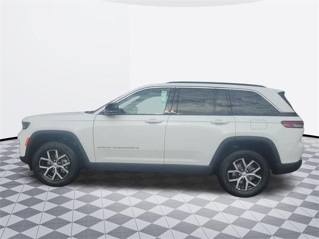 new 2025 Jeep Grand Cherokee car, priced at $49,215