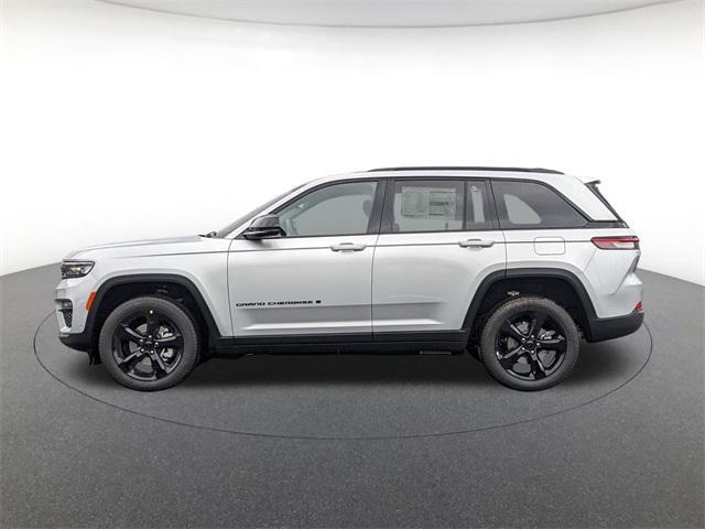 new 2025 Jeep Grand Cherokee car, priced at $45,666
